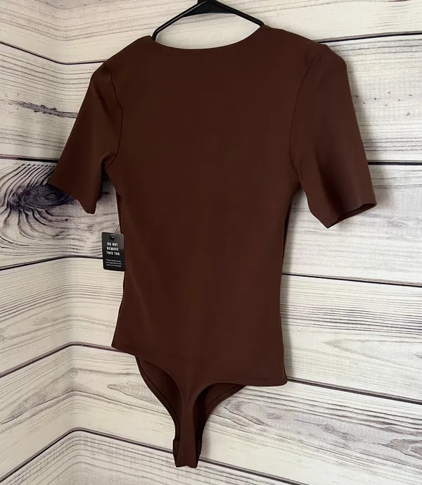 Express Brown Short Sleeve Scoop Neck Bodysuit - Image 5