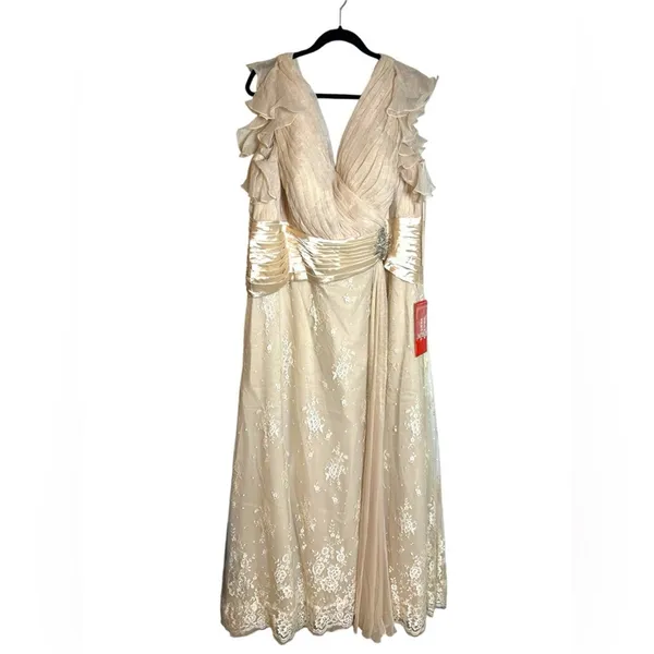 NWT‎ JOVANI EVENING 71789 lace rhinestone brooch waist gown - Image 4