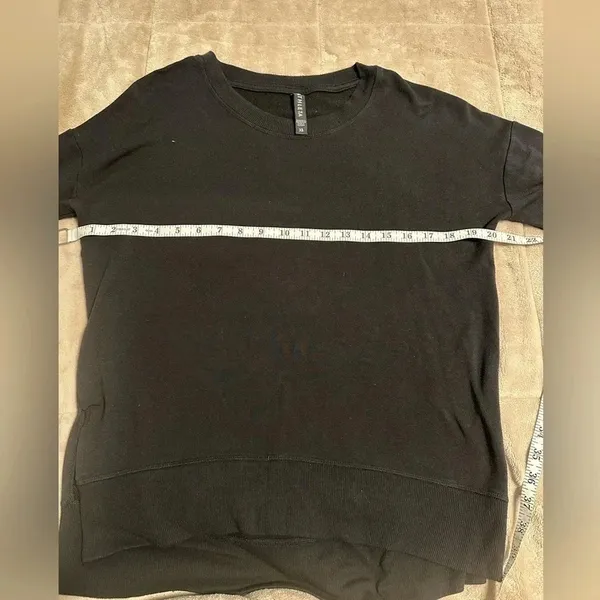 Athleta Black Long Sleeve Top Womens Size XS Lightweight Sweater Shirt Crewneck - Image 6