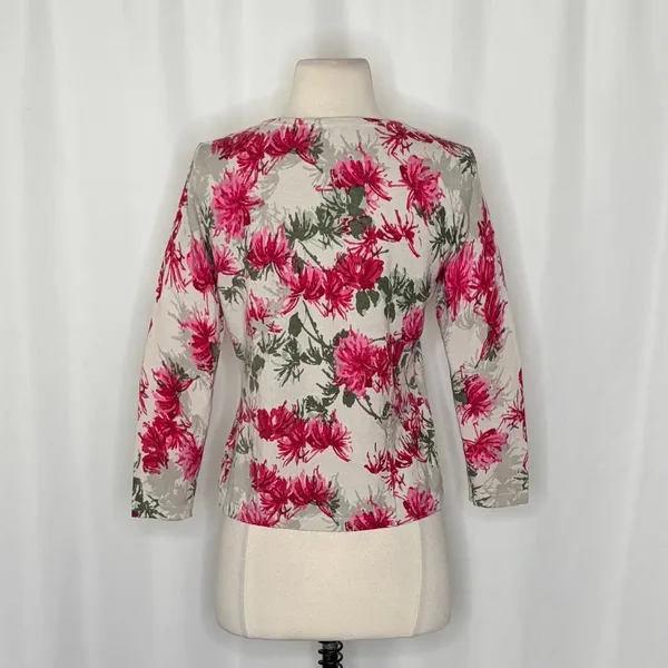 NEW!! GARNET HILL Merino Wool Cardigan‎ Sweater Floral Gray Pink Preppy Small - Image 8