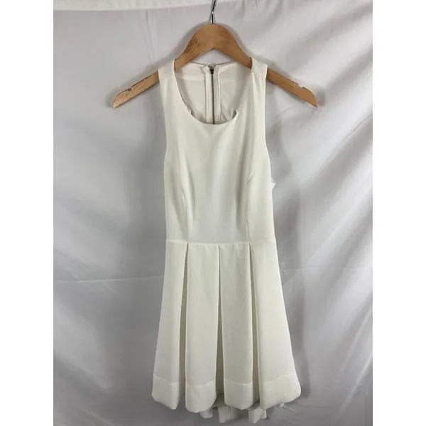 Lulus pleated a-line fit and flare skater dress Size Small - Image 4