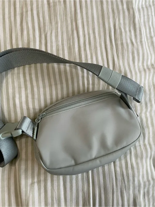 Lululemon Everywhere Belt Bag Seafoam Green Sling Shoulder Fanny Pack - Image 6