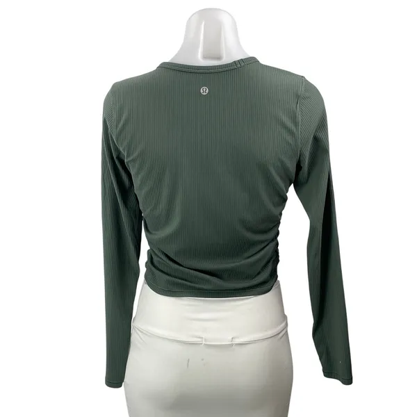 Lululemon Women's Green Ribbed Knit Long Sleeve Crew Athletic Crop Top Size M - Image 3