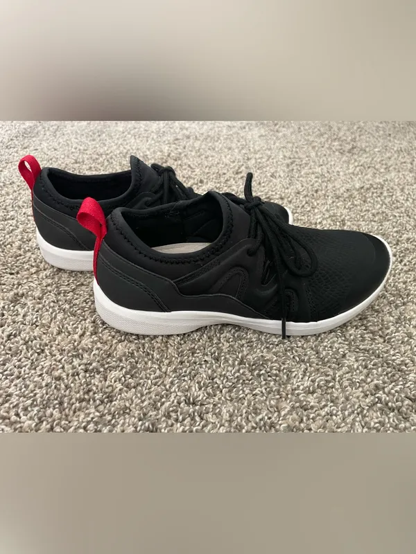 Women’s Vionic Storm Sneakers Black White Red Size 6.5 - Image 4