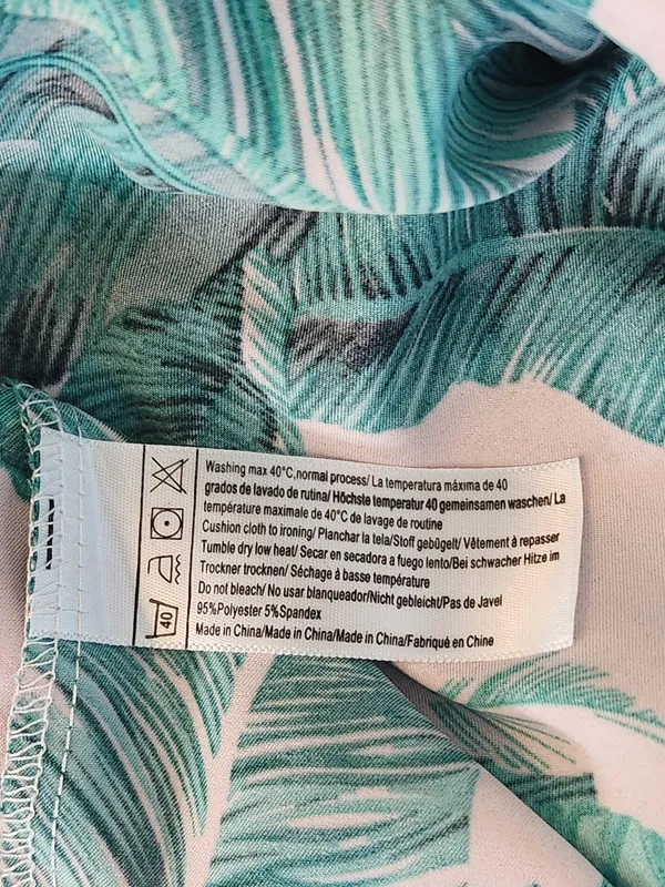 Green and Pink Tropical Palm Print Satin Pajama Set Size Large - Image 11