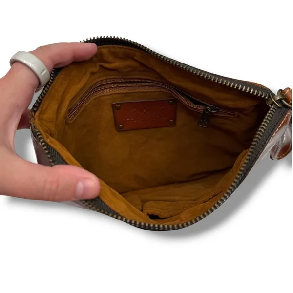 Patricia Nash Wristlet Women Cognac Brown Leather Zip Clutch Pouch Embossed Logo - Image 3