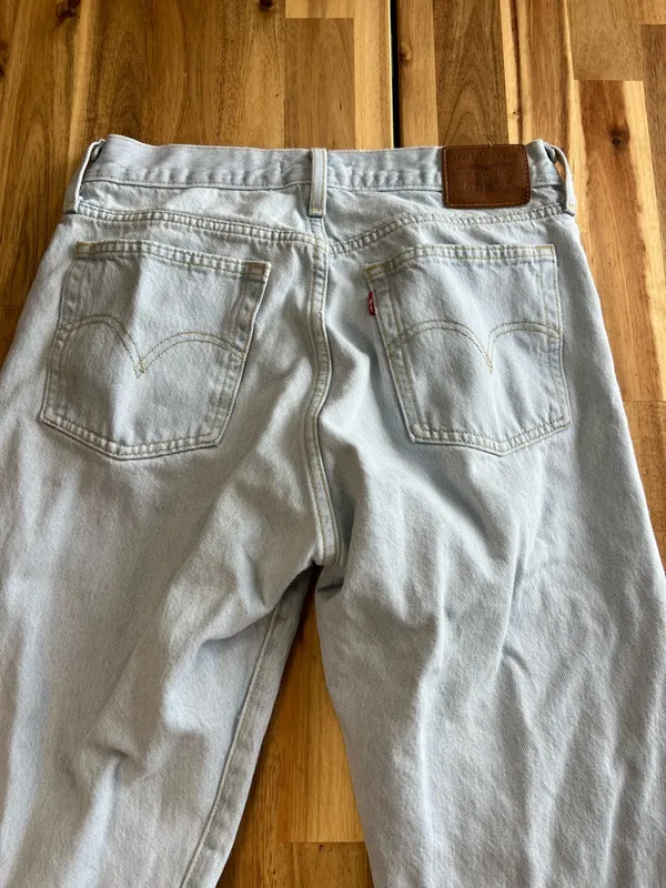 Levi’s Wedgie Fit Light Wash High Rise Jeans Women’s 28 - Image 7