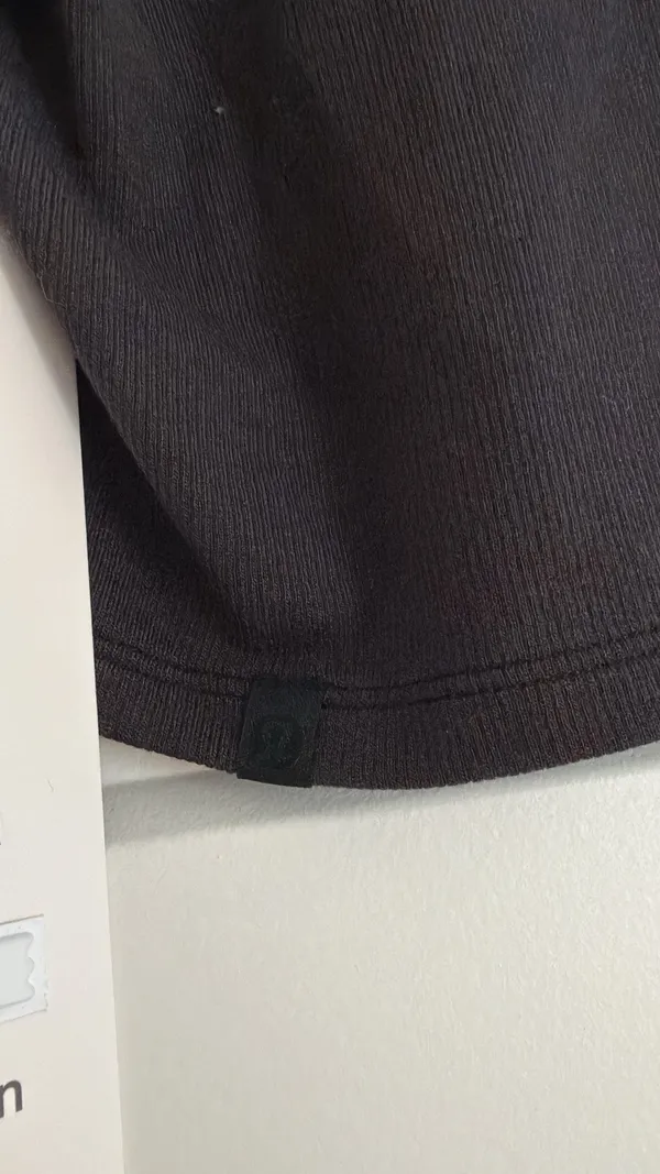 Lululemon Size 6 Hold Tight Long Sleeve in Black - Image 7