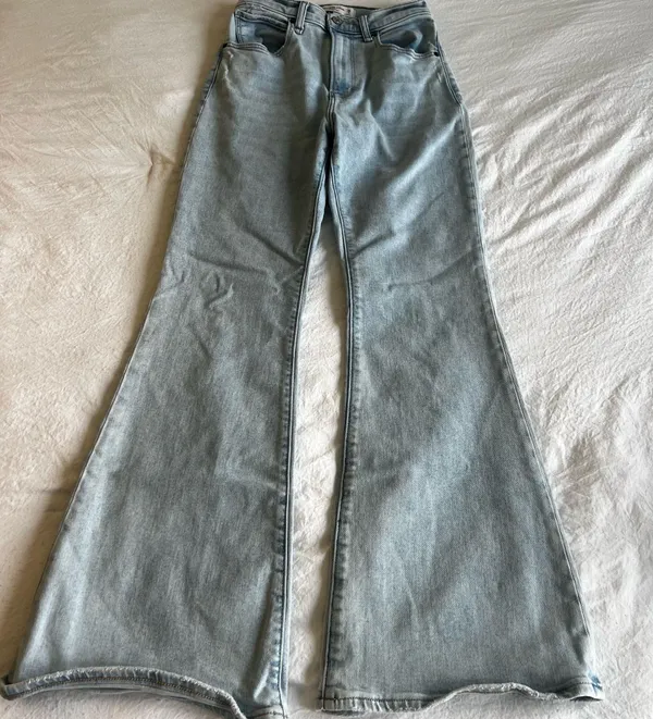 Abercrombie Jeans - Image 2