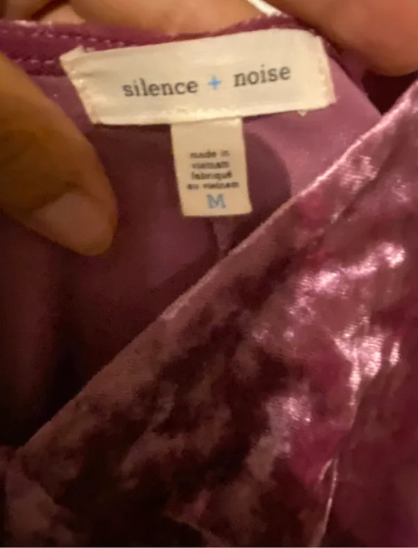 Urban Outfitters Silence + Noise Soft Pink Crushed Velvet Short Romper - Image 5