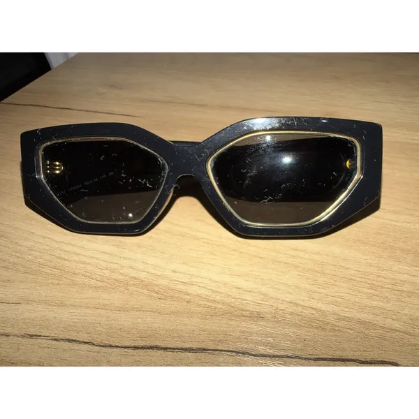 Tory Burch TY9070U Sunglasses Black Gold Dust Bag - Image 7