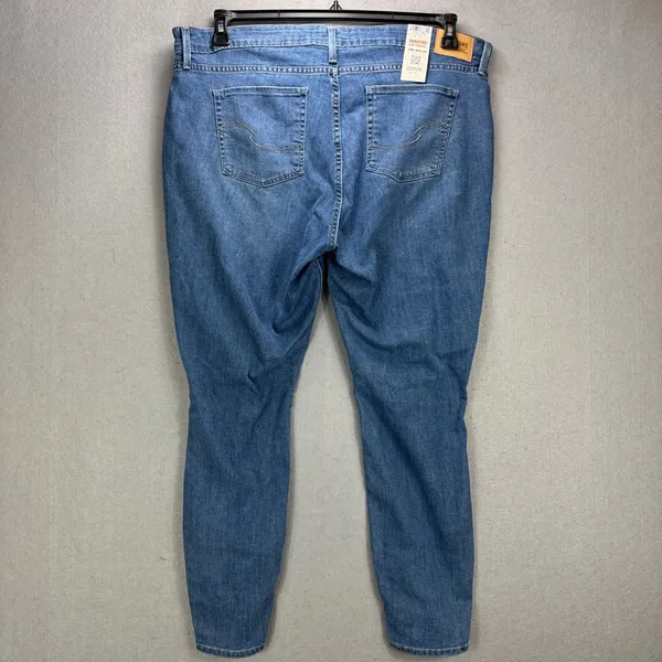 NWT Levi's Signature Jeans Women's 20M Mid Rise Skinny Jeans - Image 2