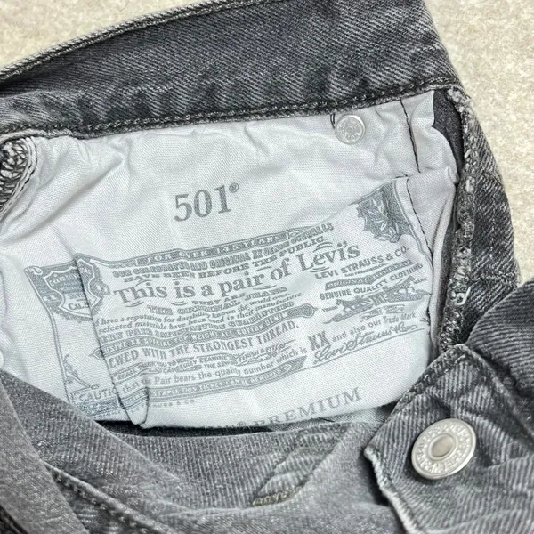 Levis 501 Original Fit‎ Straight Leg Jeans Faded Black Raw Hem W26 EUC Classic - Image 10