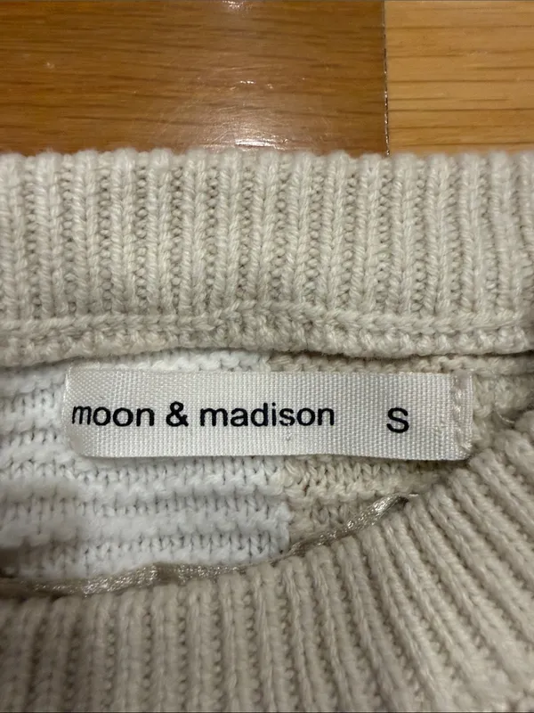 Moon & Madison checkered knit crop sweater size small . - Image 2