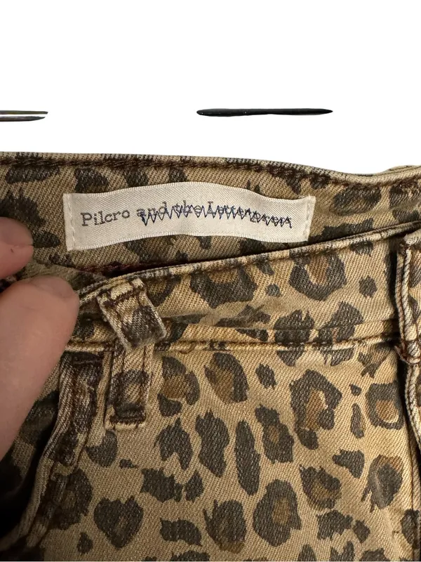 Pilots and the Letterpress Hyphen Leopard Print Denim Shorts Size 30/10 - Image 4