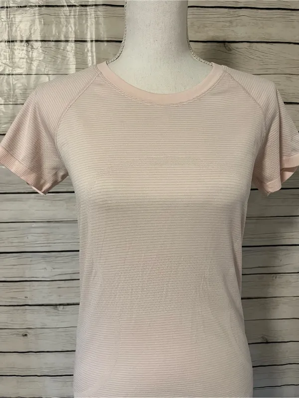 Lululemon Swiftly Tech Short Sleeve Shirt Size 8 - Image 6