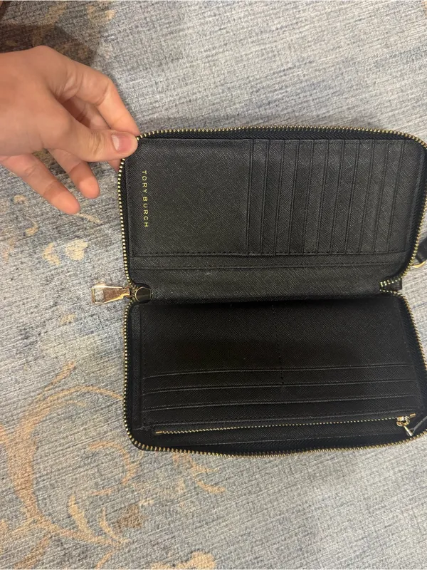 Tory Burch Black Leather Continental Zip Wristlet with Gold Logo - Image 2