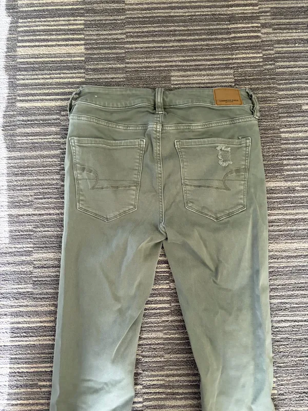 American Eagle Green Ripped Olive Skinny Jeans - Image 3