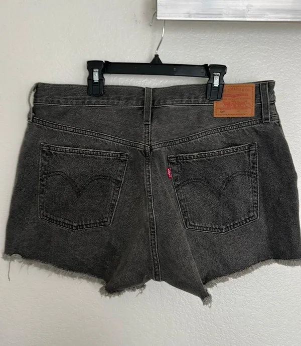 Levi’s Shorts - Image 2