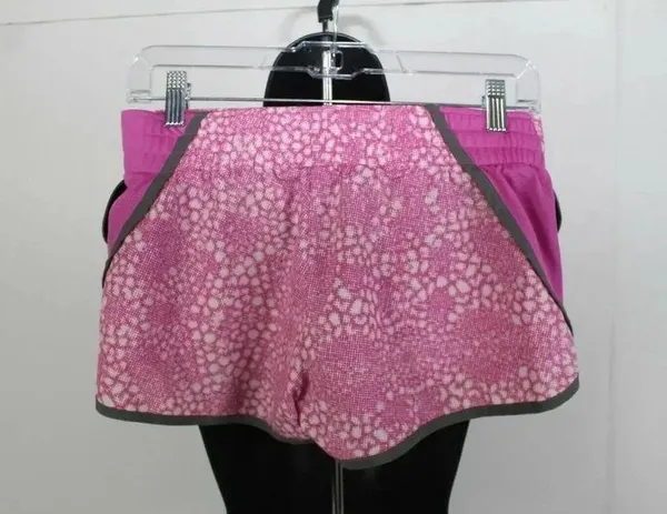 ladies DRI-FIT Nike shorts size S - Image 2