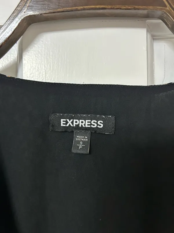Express Women's Black and Tan Printed Blouse - Image 2