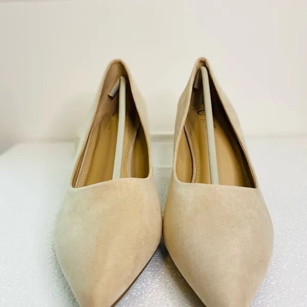 Beige faux suede pumps heels Tan Size 10 - Image 5
