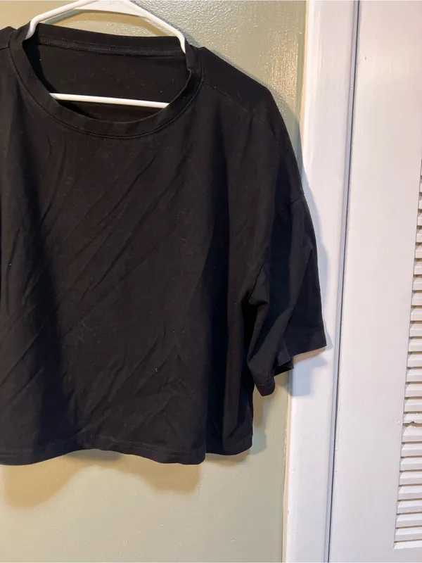 Women’s Size XXL Cropped T-Shirt Drop Half Sleeves Solid Black Crewneck M2H045 - Image 4