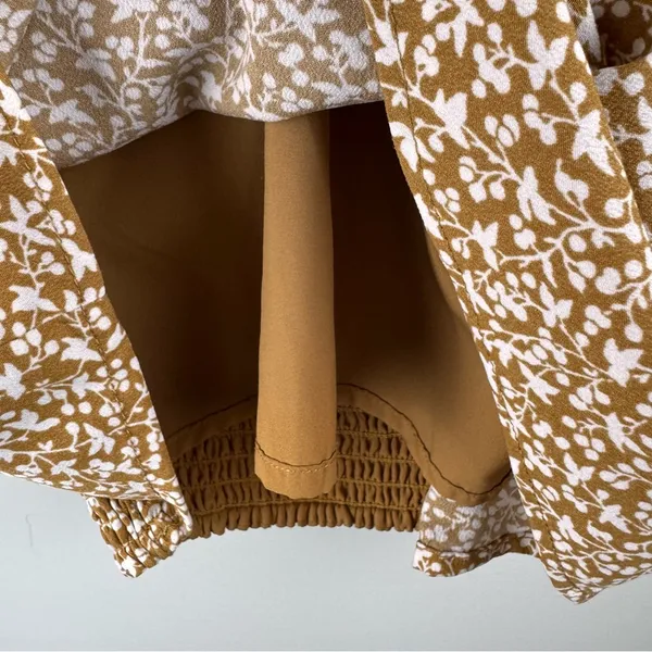 Abercrombie and Fitch Long Sleeve Twist Front Blouse in Light Brown Size‎ Small - Image 7