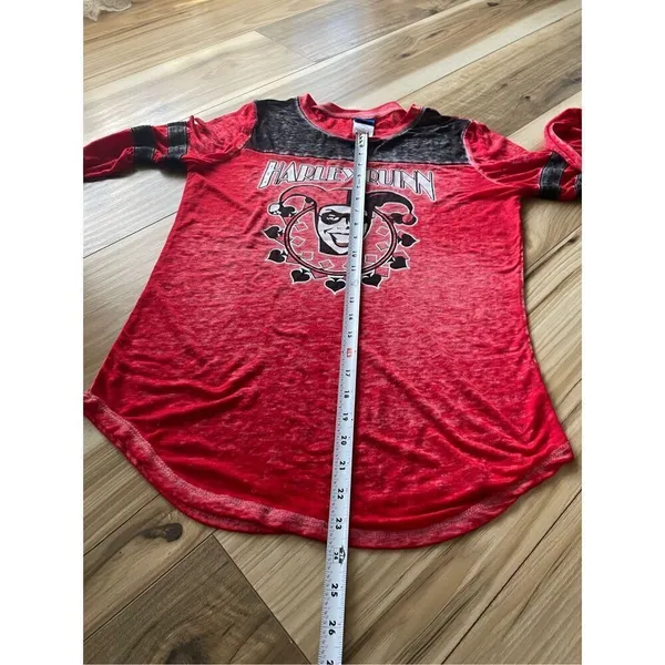 Batman Harley Quinn Women’s Red Black Long Sleeve Shirt Sz M - Image 5