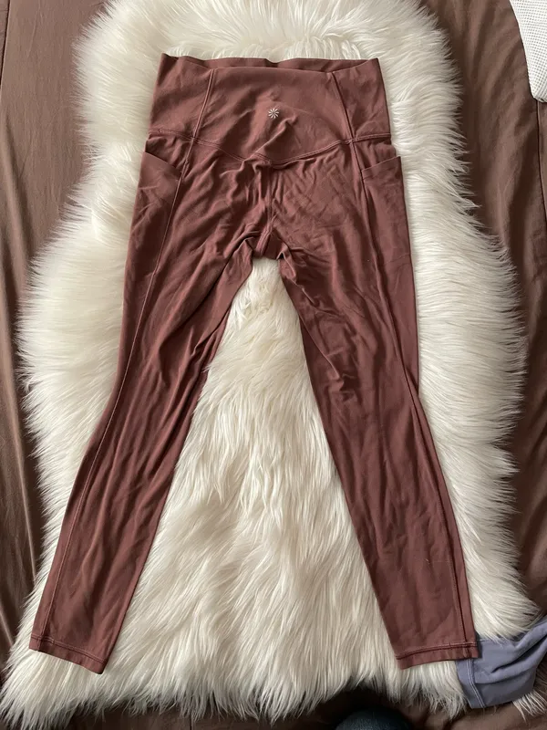 Athleta Women's Brown Athletic Leggings with Pockets - Image 5