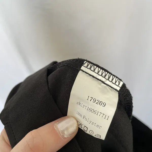 Black Scalloped Hem Mini Skirt With Side Zipper Closure business casual comfort‎ - Image 7
