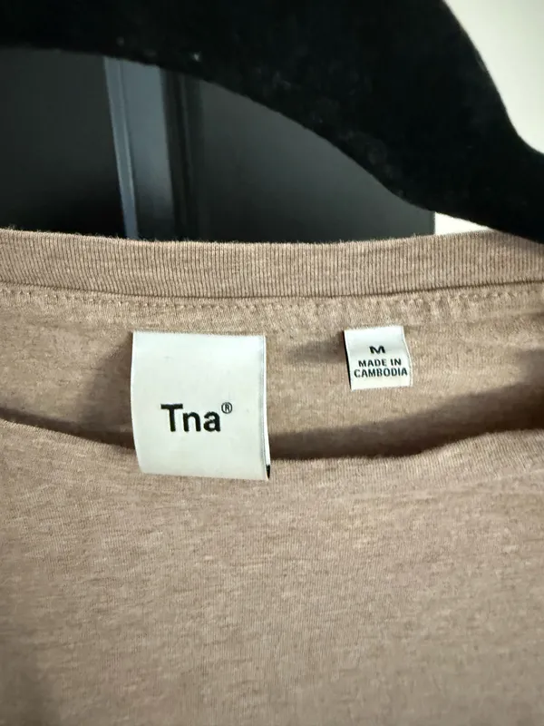 Aritzia TNA beige crop baby tee - Image 2