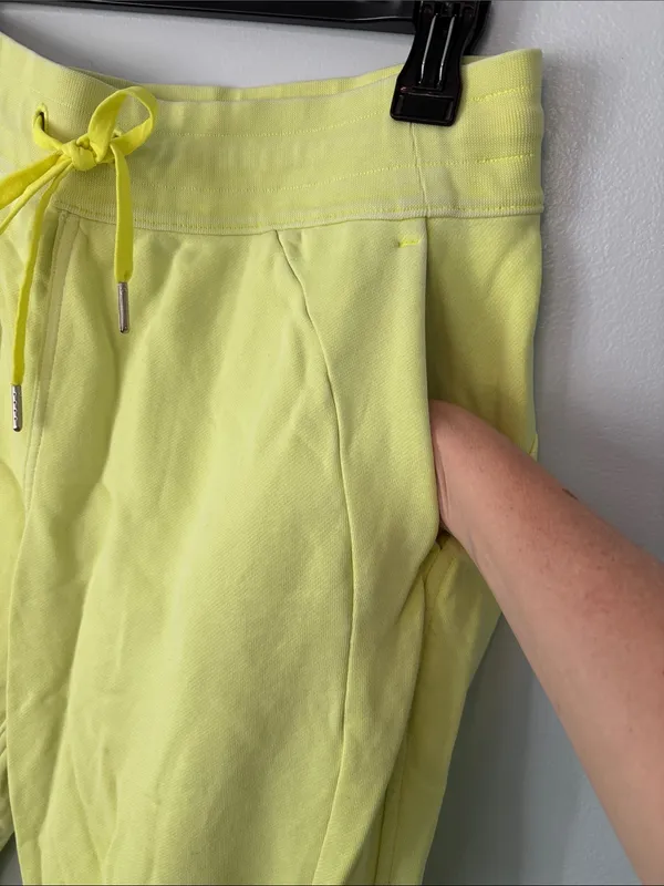 Lululemon Scuba High-Rise Cropped Jogger Sz 8 Wasabi Green Neon Yellow Athlete - Image 4