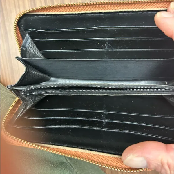 Wallet Studded Laser - Image 3