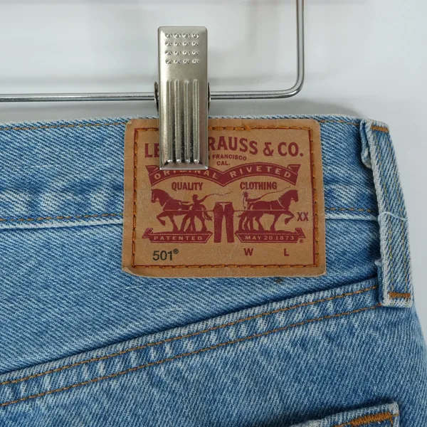 Levis 501 Jeans Womens 28x26 (30x25)‎ Ankle Crop Distressed Denim High Rise Mom - Image 5