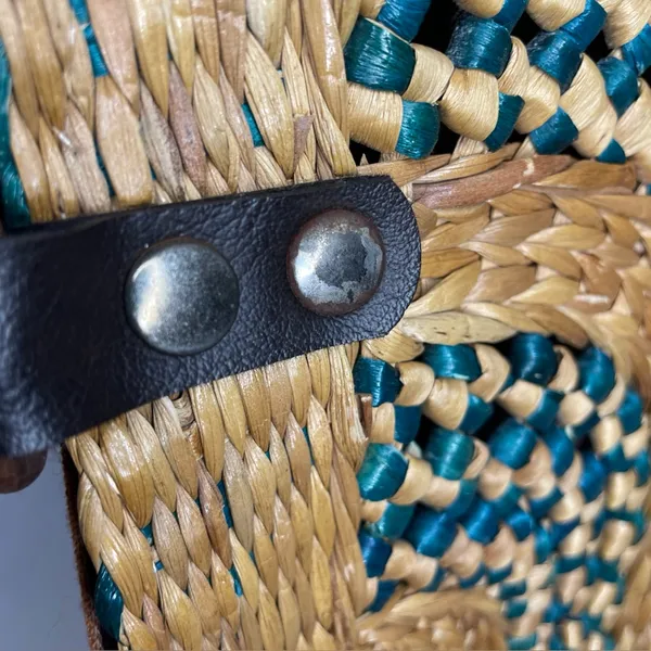 Brown Tan Teal Woven Straw Women’s Purse Handbag Wood Bead Accents Boho Beach - Image 10