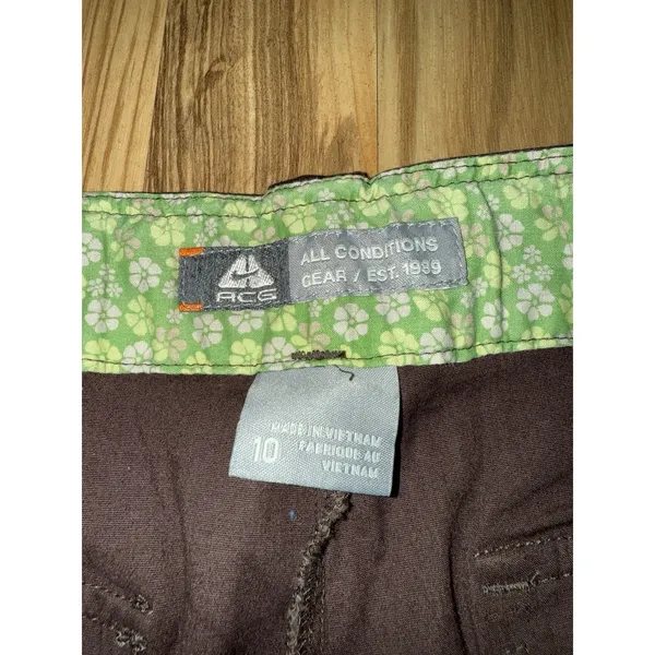 NikeY2K ACG Hiking Shorts Size 10 Women Brown Conditions‎ Gear Floral Embroidery - Image 5