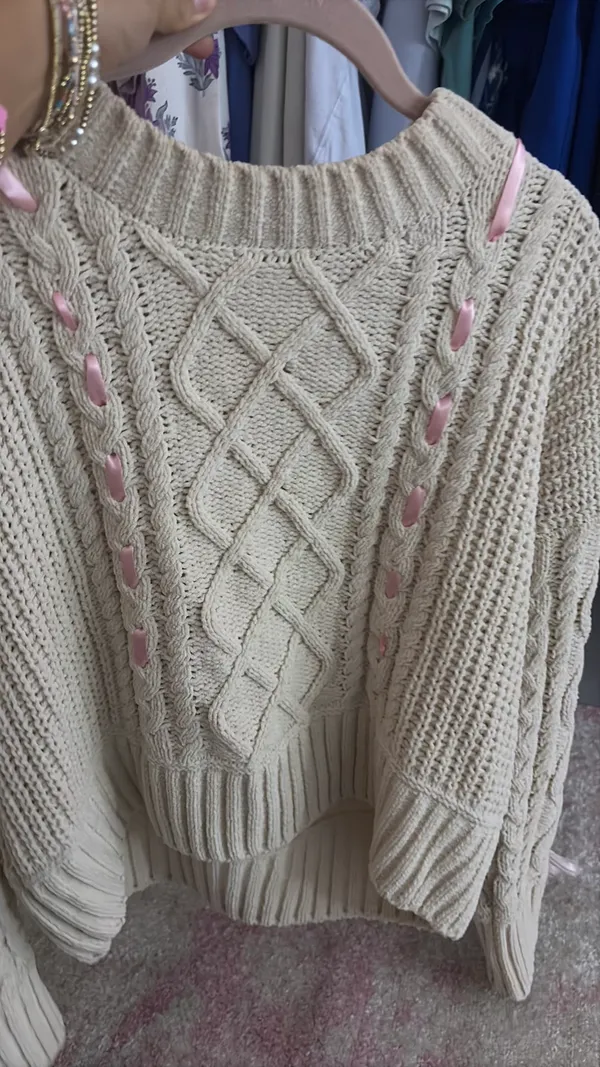 Bow Sweater Tan Size 4 - Image 2