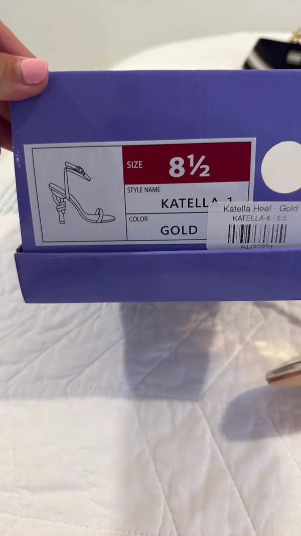 Triple threads boutique shoes Gold Size 8.5 - Image 2