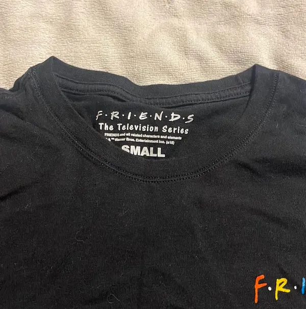 Long Sleeve Crop Top “FRIENDS” The Television Series Shirt Size Smal - Image 9
