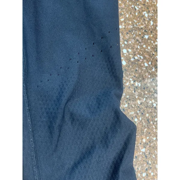 Lululemon zoned in tight leggings size 4 - Image 7