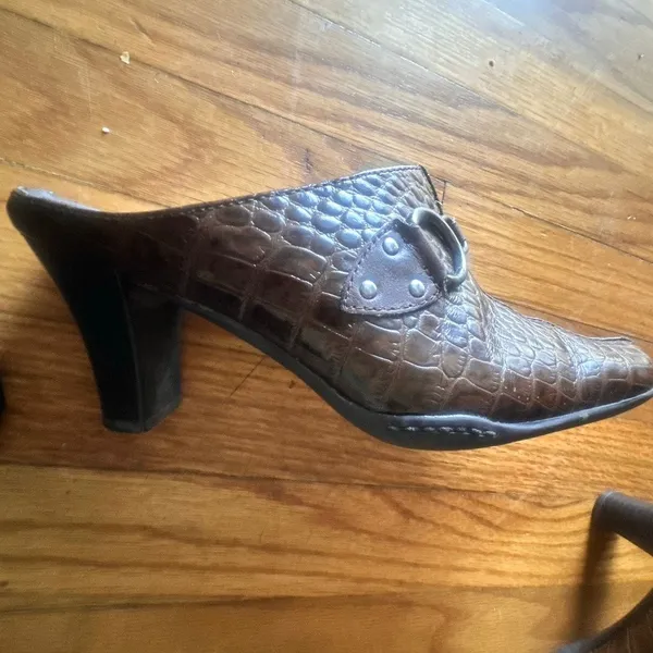 Aerosoles Leather Heeled Mules Buckle Accent – Comfort Style 7.5M - Image 2