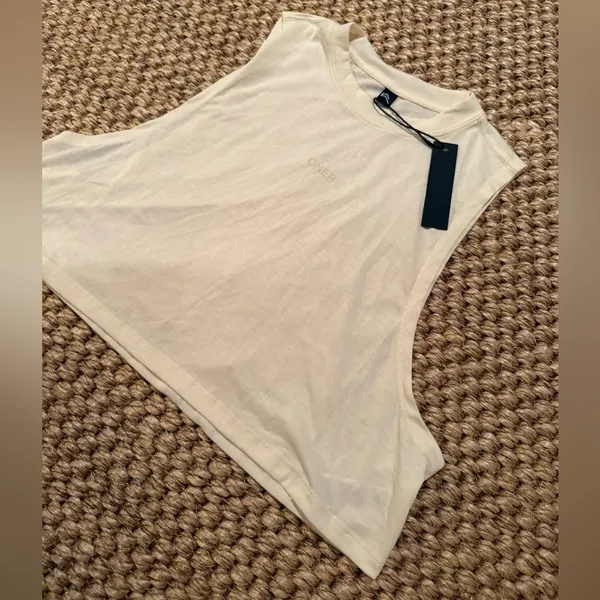 Oner Active NWT go to muscle crop tank in off white women’s size medium - Image 3