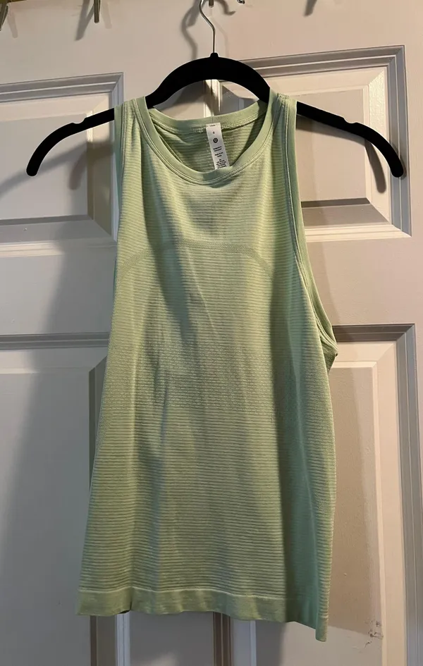 Lululemon Swiftly Tech High Neck Tank Top Creamy Mint Size 6 - Image 2