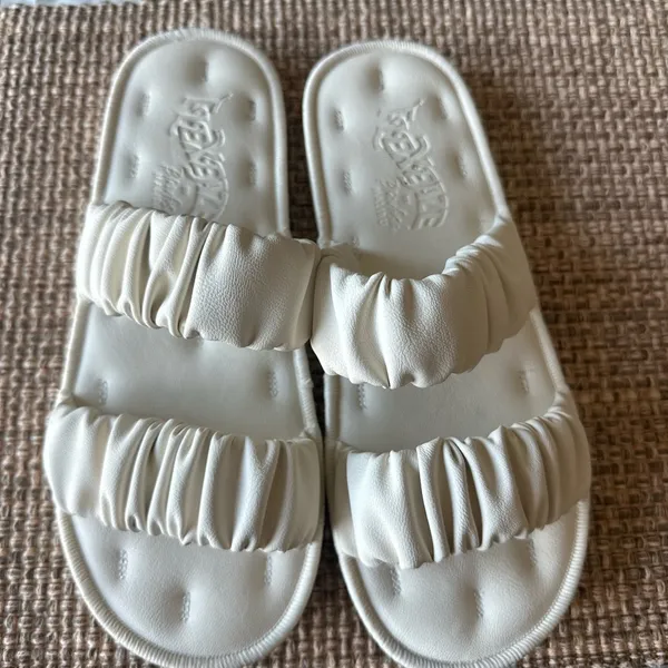 Flexeaze Elegant White Cream Women's Sandals Size 9 - Image 4
