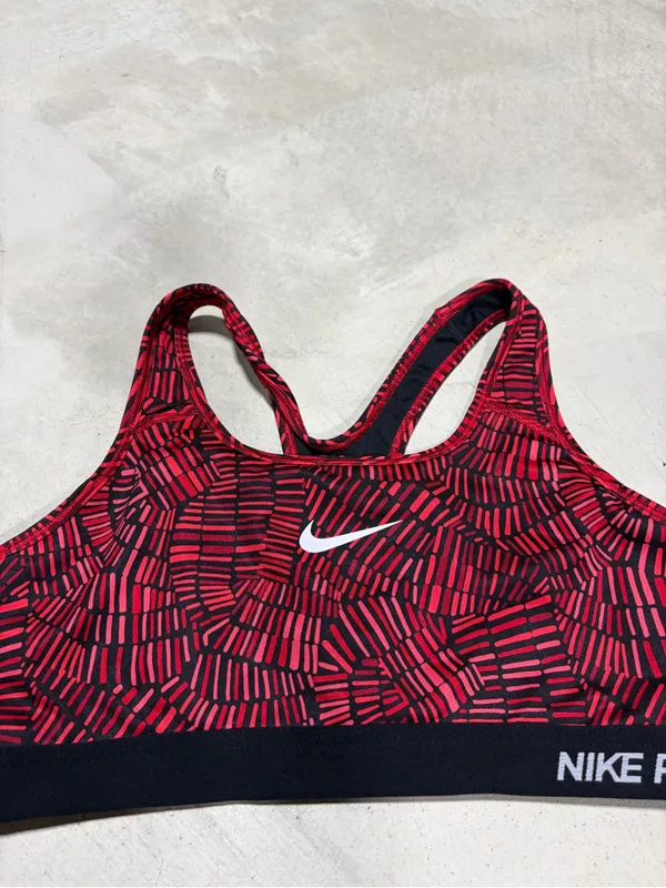 Nike Pro Women's Red Patterned Sports Bra large - Image 5