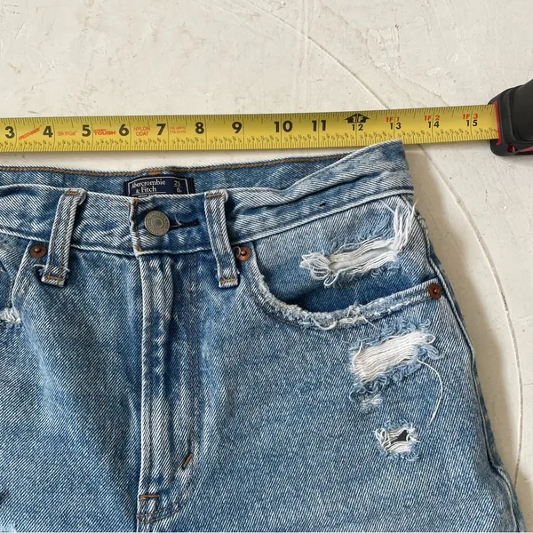 Abercrombie and Fitch Mom Jeans Ripped Distressed Jeans Size 25 - Image 4