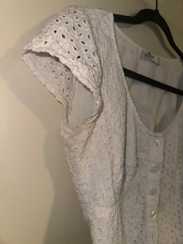 Hollister White Lace Button Crop Top - Image 3