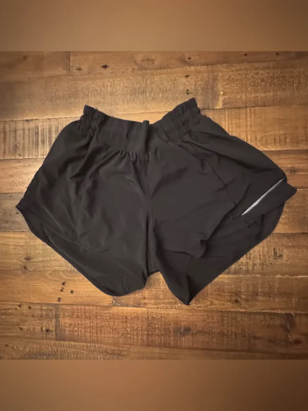 LULU🍋 Hotty Hot Shorts 4” - Image 2