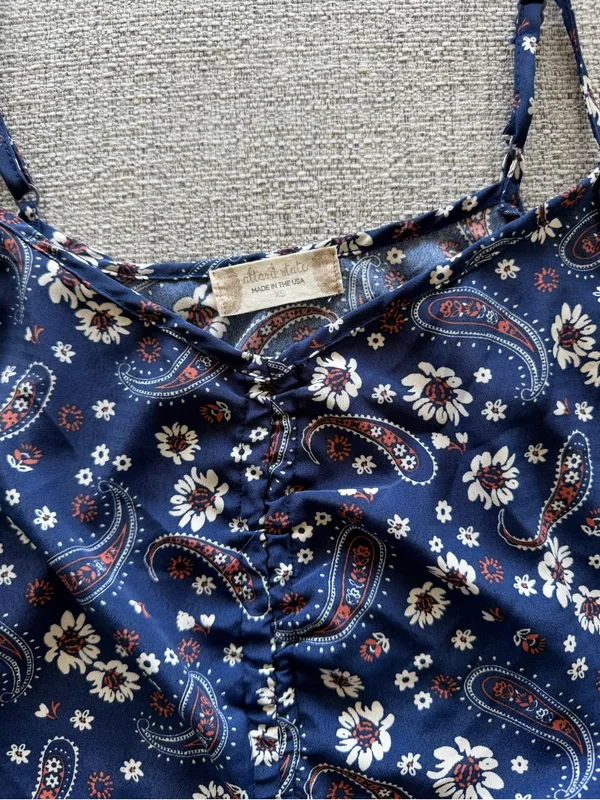 Altar'd State Navy Paisley Floral‎ Tie-Front Crop Cami - Image 3